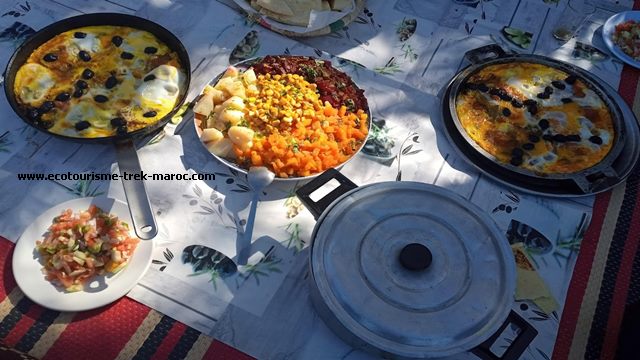 Repas de midi au désert